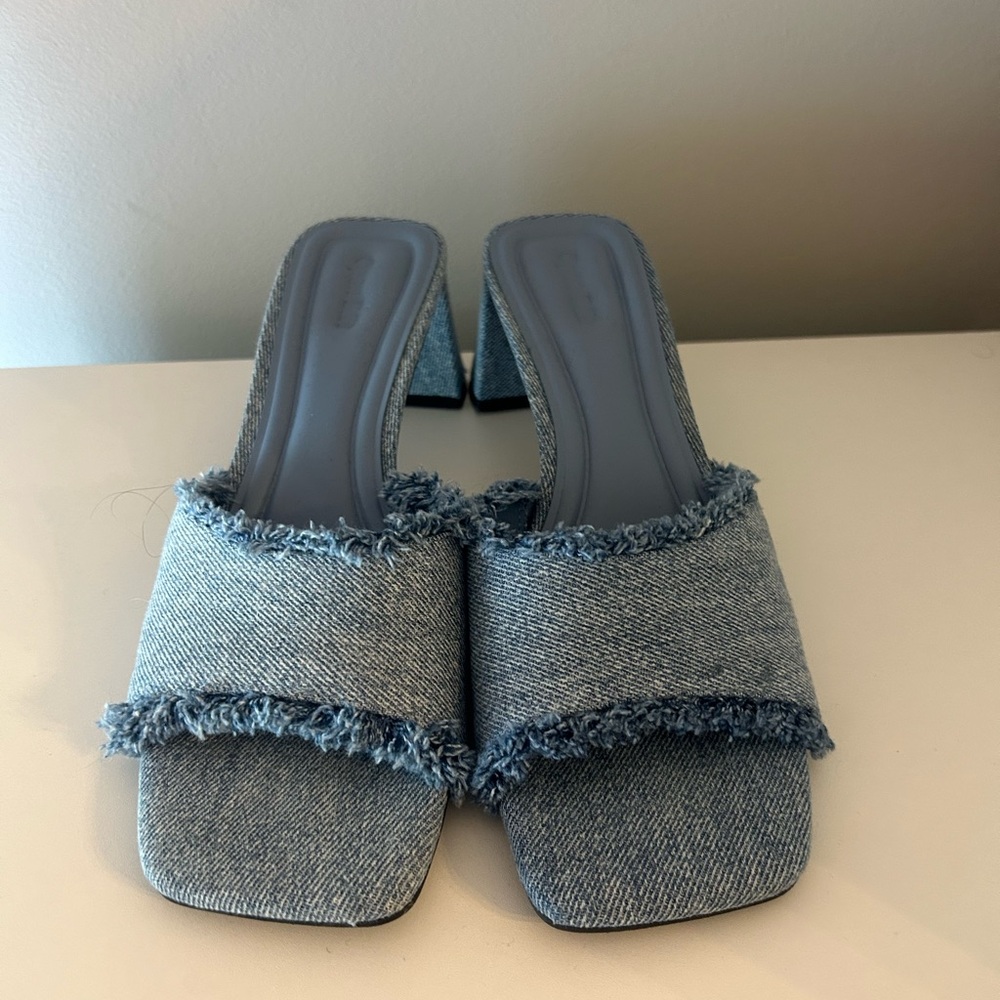 Nordstrom Light Denim Frayed Two-Band Block Heel Mule - Picture 3 of 7